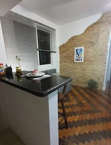 Com Espaco Office No Menino Deus Ao Lado Do Shopping De Belas Apartment